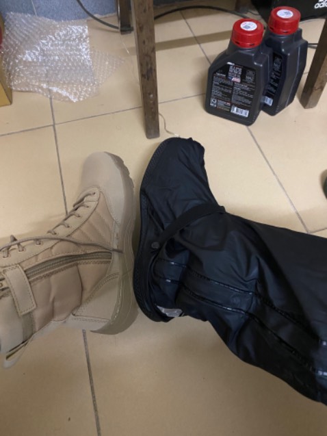 Chất lượng rất tốt, khá dày dặn, vừa đôi boost size to là thấy ưng r