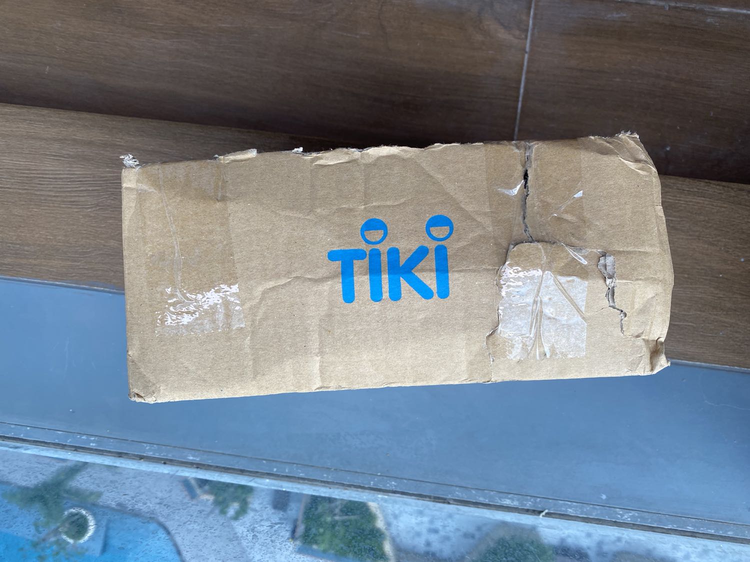 Tiki làm mình quá thất vọng. Đóng gói cẩu thả, hộp còn rách, sách bị quăn. Nếu các bạn muốn làm mất hình ảnh về Dịch vụ của mình thì cứ tiếp tục thế này nhé.