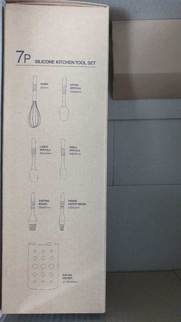 Mua để làm bánh, chất lượng tốt, giao hàng nhanh.
Vệ sinh có vẻ hơi khó chịu tí thôi.
7 chi tiết bao gồm lốc đựng nên khá tiện, nhược điểm là lốc đựng khá to thôi.