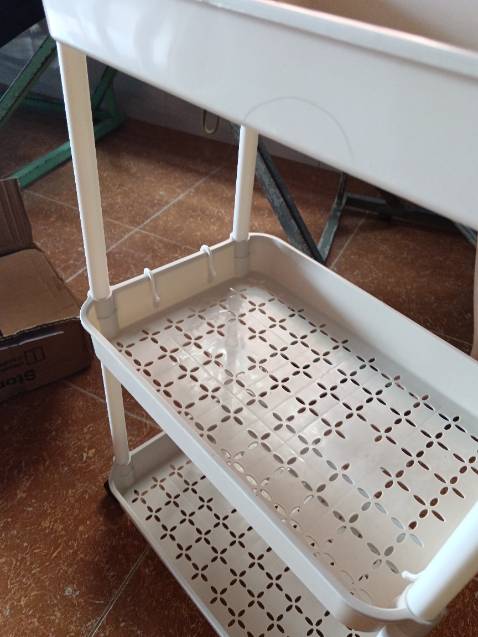 Dễ lắp ráp khá chắc chắn nhưng mà trong hộp hàng có tóc rụng vô hơi nhiều