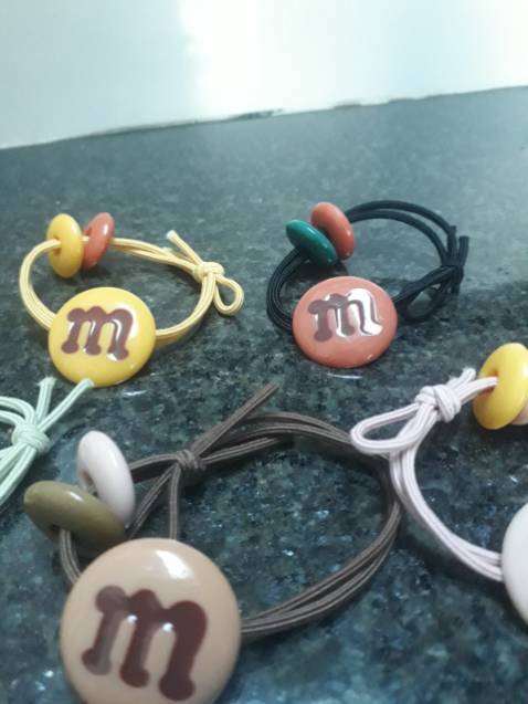 dây buộc tóc NASI đẹp lắm nha, giá rẻ, giao hàng nhanh, gói hàng cẩn thận. Tuyệt vời!