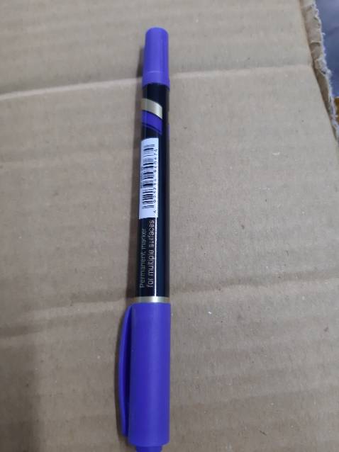 Bút cầm chắc tay nét mực rất đẹp và đều nhưng nhà bán cần tham gia góp ý với nhà sản xuất bút dùng được 3 hôm đã hỏng đầu vì tụt nắp , không biết nó đâu mà tìm,  cũng ko thấy ko biết hỏng từ đâu một cách lạ kì.