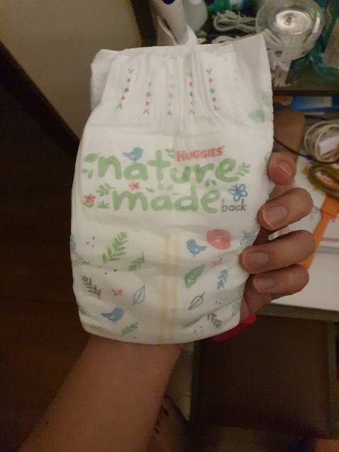 Xài Huggies thường mấy tháng thấy hợp với bé, quyết định nâng lên loại cao cấp coi sao.
Shop giao hàng nhanh.