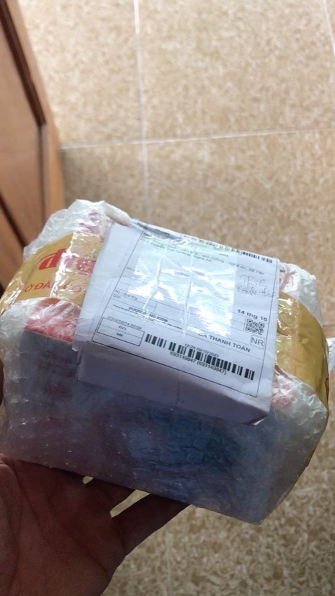 Đúng như bài đăng , đúng ánh sáng vàng mình mong muốn luôn . Giao hàng nhanh , còn sản phẩm có bền hay không thì chưa rỏ. Hàng Việt nên sử dụng đã.!