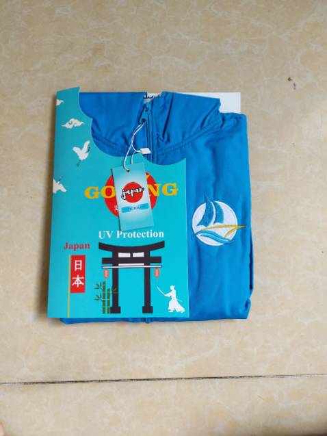 áo mặc rất tiện shop ạ, đi đâu bé cũng mặc