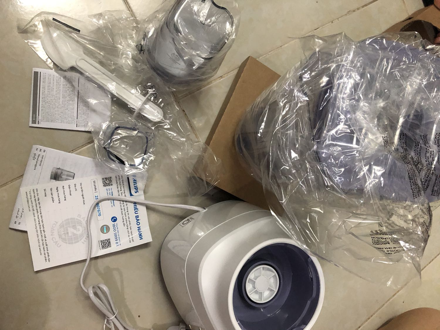 Đợi tiki mòn mỏi từ 9/9 săn sale nên mua với giá không thể nào rẻ hơn! Chỉ sợ bị huỷ đơn thì buồn biết mấy. Và rồi Anh shipper cũng gọi tên lấy hàng sau bao ngày giãn cách. Mừng mún rớt nước mắt. Tiki đóng gói chắc chắn hàng giao không vết trầy. Từ nay có máy xay tha hồ thoả thích. Hàng philip thì miễn bàn về chất lượng luôn là sự lựa chọn hàng đầu khi muốn mua đồ gia dụng điện tử...