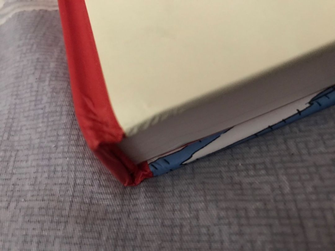 - sách rất hay, những thông tin tưởng chừng như rất lí thuyết và cứng rắn được tác giả truyền tải khéo léo qua các câu chuyện dí dỏm, hợp cho trẻ trên 12t. giấy chất lượng cao, màu in sắc nét. khi đọc truyện mình cảm nhận được các góc nhìn đa chiều của tác giả và những điều mình chưa bao giờ nghĩ tới. rất hay^^ bookmark tặng kèm rất xinh và đủ
- vận chuyển lâu dã man, 1 tuần cho 2 cuốn sách?? shop gói hàng k được kĩ lắm, các mép sách hơi móp. may mình dễ tính nên mình bỏ qua nhé. mà shop dán keo tháo cực quá ạ =)) 
- giá mình mua 455k. lời tận 240k haha