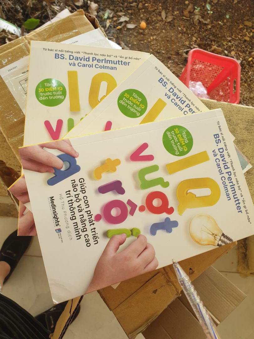 Được đọc bản Demo, sau đó mua sách xuất bản. 
bìa đẹp - in đẹp, giấy chống loá... đúng tinh thần sách sức khoẻ. 
Sách dịch nhưng ngôn ngữ dịch tốt, dễ đọc dễ hiểu. 
Nên mua!