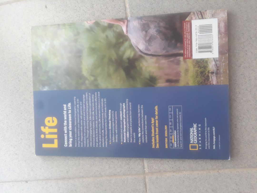 Giao hàng nhanh. Sách hơi dơ, nhìn rất cũ kỹ, bị cong góc,  mún tróc hết góc ra lun. Gói hàng ẩu tả. Rất thất vọng  mặc dù mới mua hàng lần đầu tiên ở Tiki.