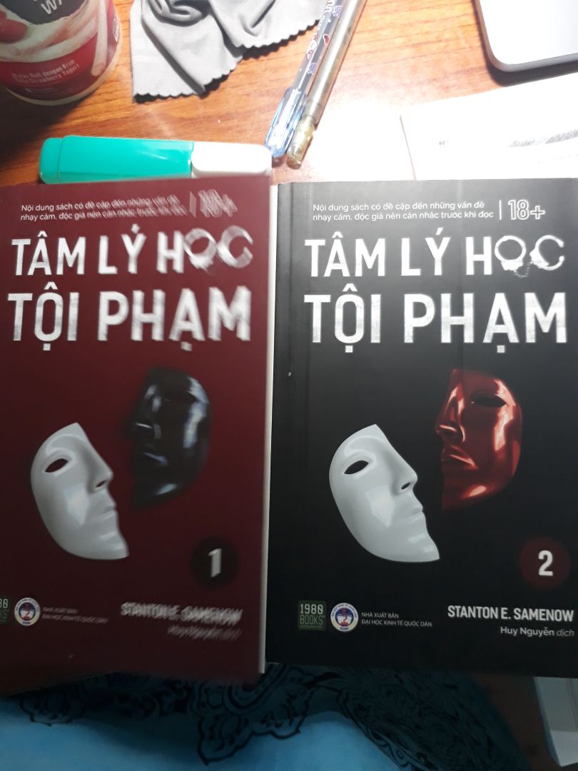 Sách mới toanh, đẹp. Tiki giao hàng nhanh, lúc đầu thấy hộp bị móp nên hơi sợ. Nhưng mở ra thì các con đều an toàn mới coong. Hào hứng quá h thì đọc sách th :)))