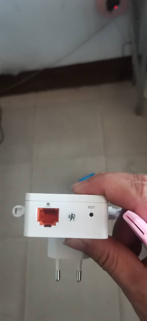 Giao hàng quá lâu so với hình thức giao hàng như hiện nay. Đặt EX200-V2 mà giao loại V1. Quá thất vọng từ sản phẩm tới hình thức giao hàng.