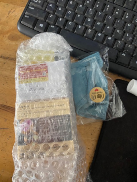 Giao hàng nhanh, đóng gói kỷ,đuoc tặng kèm 1khẩu trang và sửa rửa mặt ,chưa sài ko bít hiệu qủa sau .....nhưng hài lòng voi sản phẩm