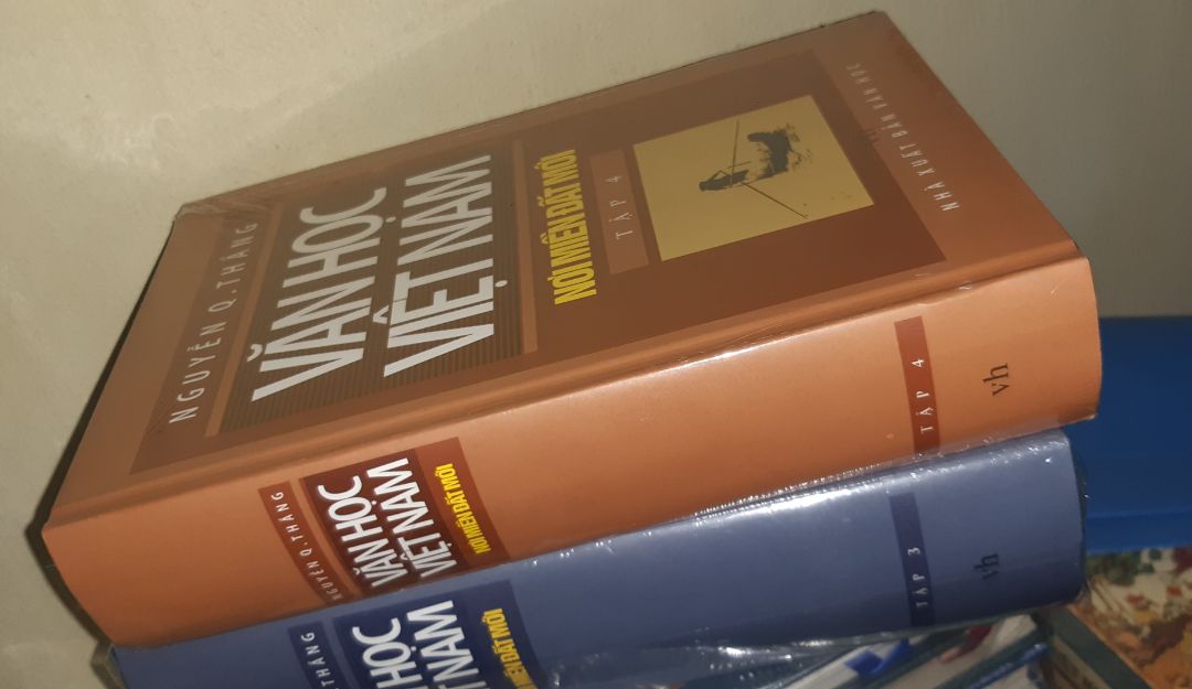 sách còn rất mới. mình mua với mục đích tra cứu nên chưa khui. 5 sao.