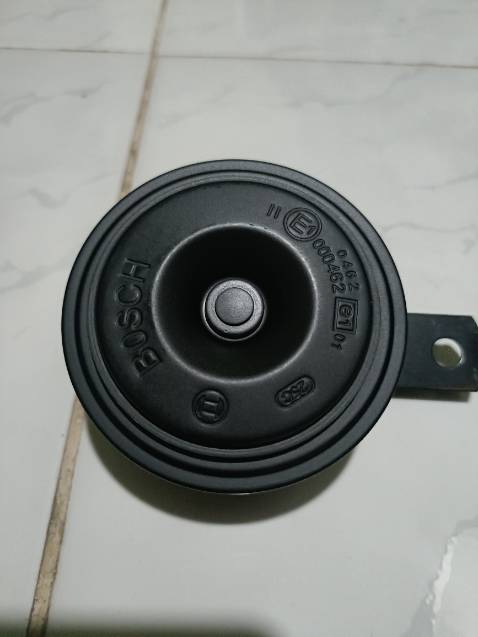 Bass đỡ yếu nên dễ bị cong. Không có thông số ampe.