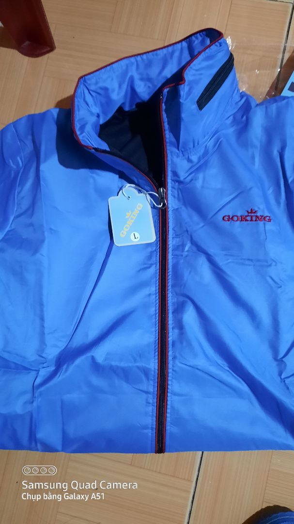 Áo đẹp lắm nha, mình mua 2 lần rồi, chuẩn bị mua lần 3 mà đang chờ giảm giá chút xíu