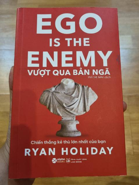 Tác phẩm của Holiday lúc nào đọc cũng rất dễ hiểu, được làm sáng tỏ bằng người thật, việc thật