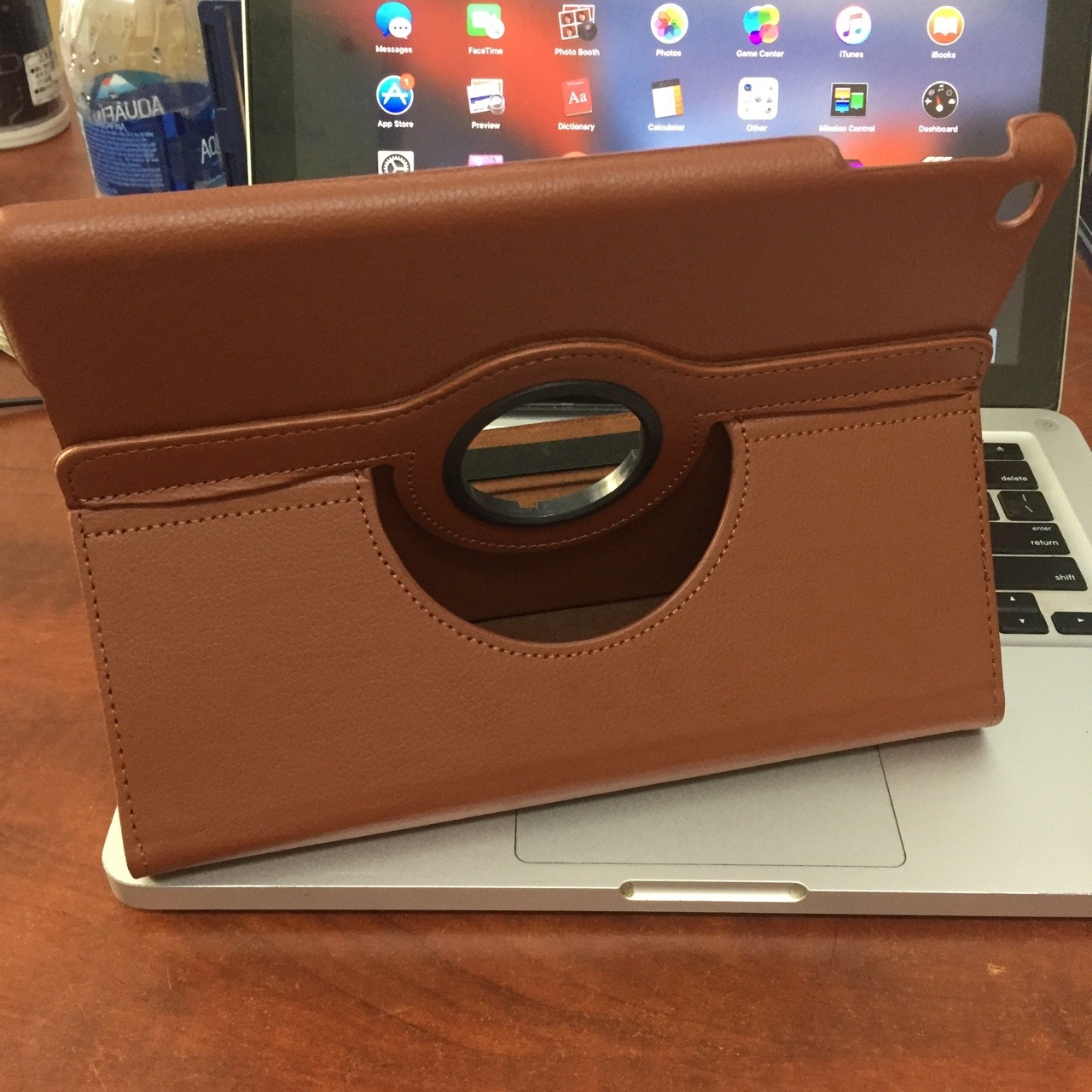 So với mức giá thì bao da có chất lượng hơn sự mong đợi. Các chức năng hoạt động tốt. Hoàn thiện thẩm mỹ tốt. Hài lòng với sp đã mua.