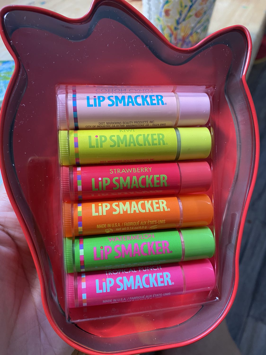 Trời ơi thơm, dễ thương, mùi nào cũng rõ mà thoa lên mềm môi nữa