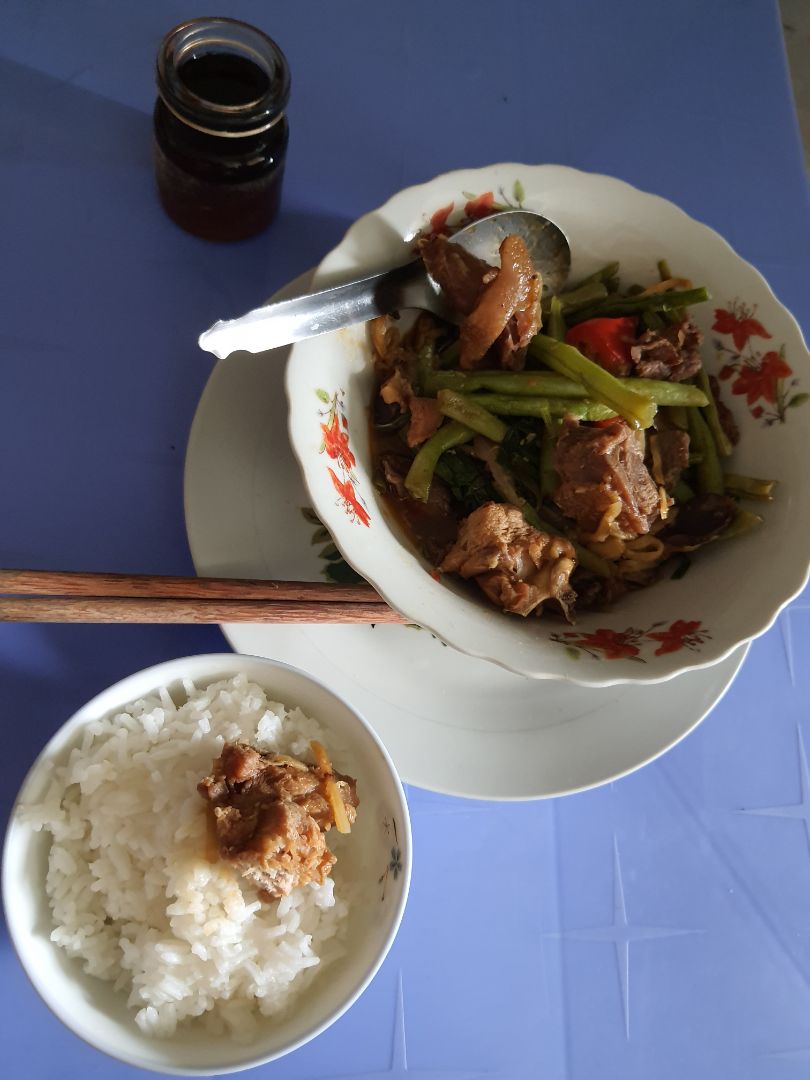 hộp đẹp. sang. nhân viên giao nhiệt tình. hy vọng xài lâu không ngả màu.