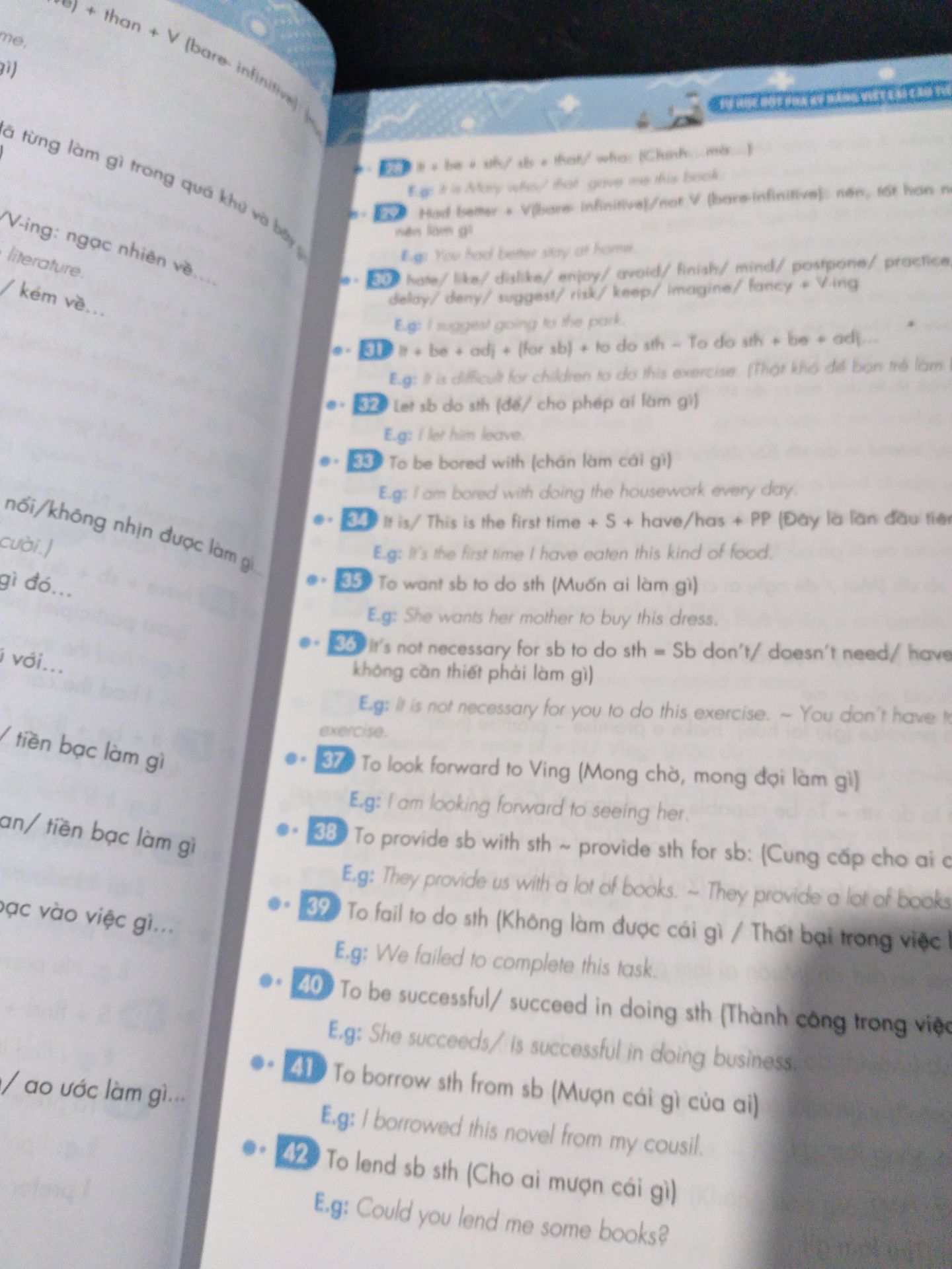 sách hay lắm mọi người, có cấu trúc và đáp án chi tiết, bạn nào ở mức  7+ nên tham khảo để nâng cao nha, mình ở mức 7+ nên sách khá nâng cao với mình, mọi người lưu ý. còn về phần đóng gói hơi tệ xíu, k có bao bọc nên sách mình nhận hơi giập góc. Sách mega hay nên mình sẽ tiếp tục ủng hộ, chỉ ngại phần đóng gói