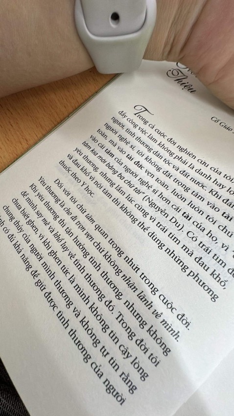 Sách tái bản 2023 mà sai chính tả nhiều, tôi đọc rất khó chịu