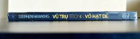 “Cách viết gãy gọn về bản chất của khoa học và vũ trụ... Giáo sư Hawking qua là một thiên tài.” – The New York Times

“Độc gia sẽ có cảm giác thích thú khi đọc quyển sách cũng như chính sự say mê của Hawking khi viết cuốn sách này.” – The Dallas Morning

“Niềm đam mê vũ trụ của Hawking khiến ông trở thành tác gia mà độc gia phai tìm đọc.” – Los Angeles Times

“Nội dung rất dễ hiểu và hình ảnh đầy thông tin... một giới thiệu xuất sắc về một số ý tưởng lớn nhất trong vật lý.” – Science News

“Một cuốn sách thân thiện với độc giả, cả cách viết và hình minh họa.” - USA Today