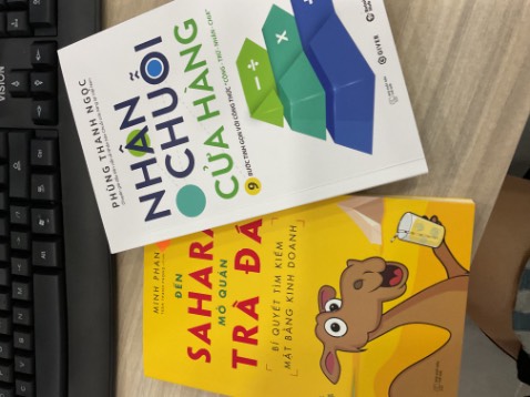 Một cuốn sách đáng đọc cho những người mới bắt đầu trong lĩnh vực kinh doanh cà phê.
Cuốn sách này không chỉ giúp bạn có kiến thức về thị trường cà phê, mà còn cung cấp cho bạn những chiến lược kinh doanh hiệu quả để thành công trong ngành cà phê. Các chương sách được trình bày dễ hiểu, minh họa bằng các câu chuyện thực tế và ví dụ. Cuốn sách này đáp ứng được nhu cầu của những người mới bắt đầu với ngành kinh doanh cà phê và cung cấp những kiến thức cần thiết để bắt đầu kinh doanh.