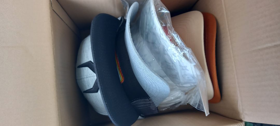 shop gởi mủ không đúng với người đặt nhé