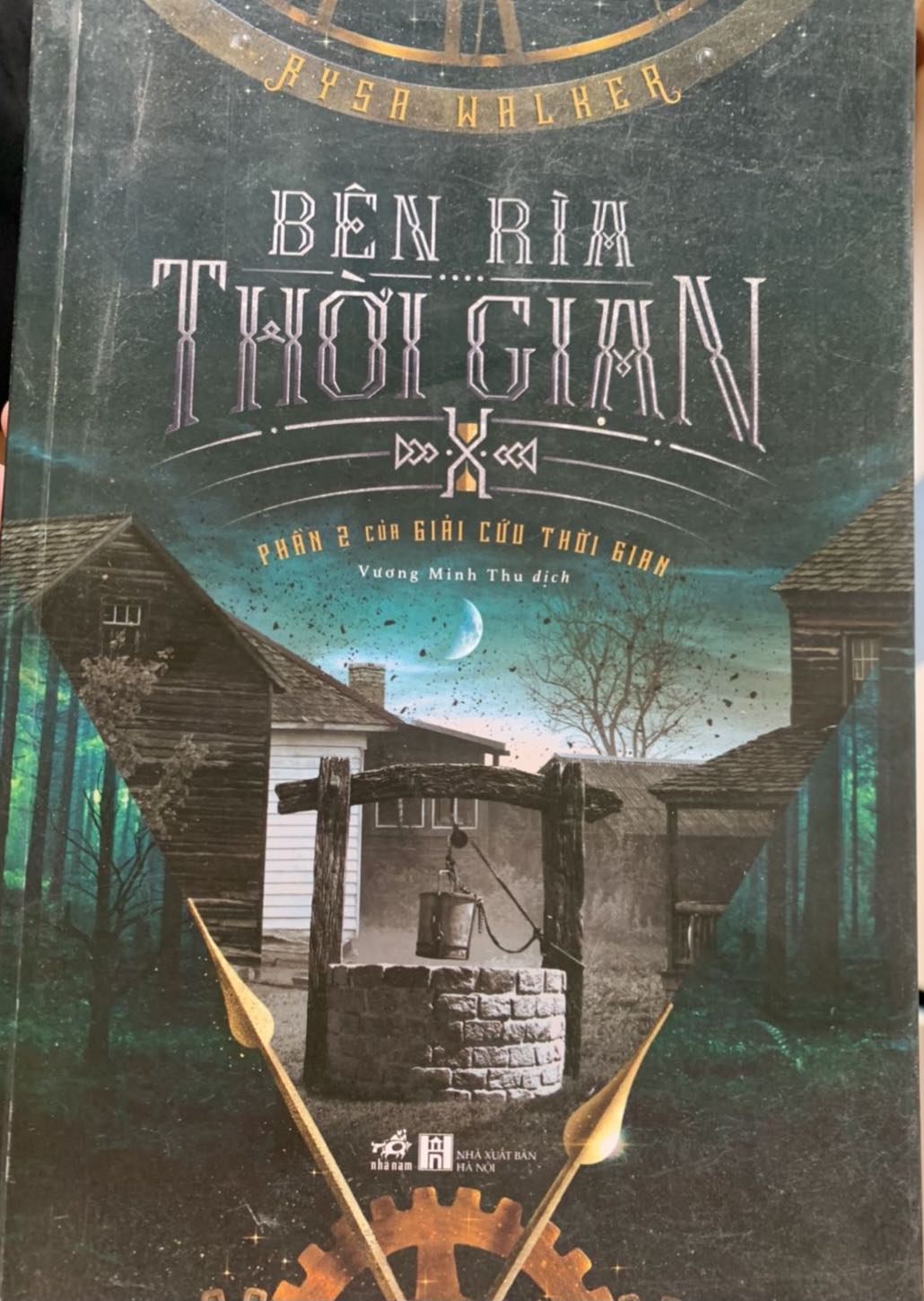 Sách đẹp, chất lượng giấy tốt, mà mua xong mới biết đây là tập 2. Rất mong tái bản cuốn 1 để đọc hiểu rõ hơn tác phẩm
