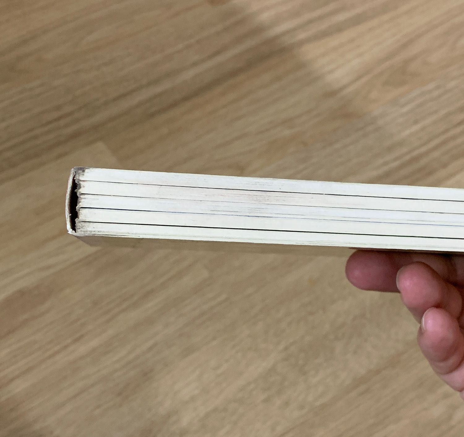 Sách có nội dung hơi cụt lủn và hơi cũ