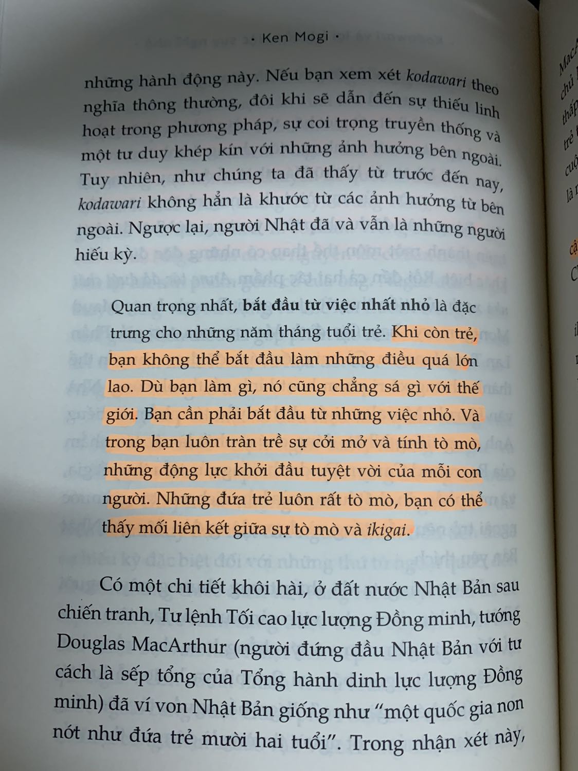 /Mình thật sự rất thích những chủ đề về ikigai. Qua quyển sách này mình biết thêm rất nhiều về văn hoá, phong tục và truyền thống của ng Nhật. 1 quyển sách khi đọc giúp mình cải thiện nhiều hơn về tư duy. Từ câu chuyện đầu bếp Sukiyabashi Jiro 3 sao Michelin, Fujita ng tuyển chọn cá ngừ rồi đến chén trà ngàn sao,... mình thấy đc ikigai trong từng khoảnh khắc. 
Tiki giao hàng nhanh, sản phẩm tuyệt vời