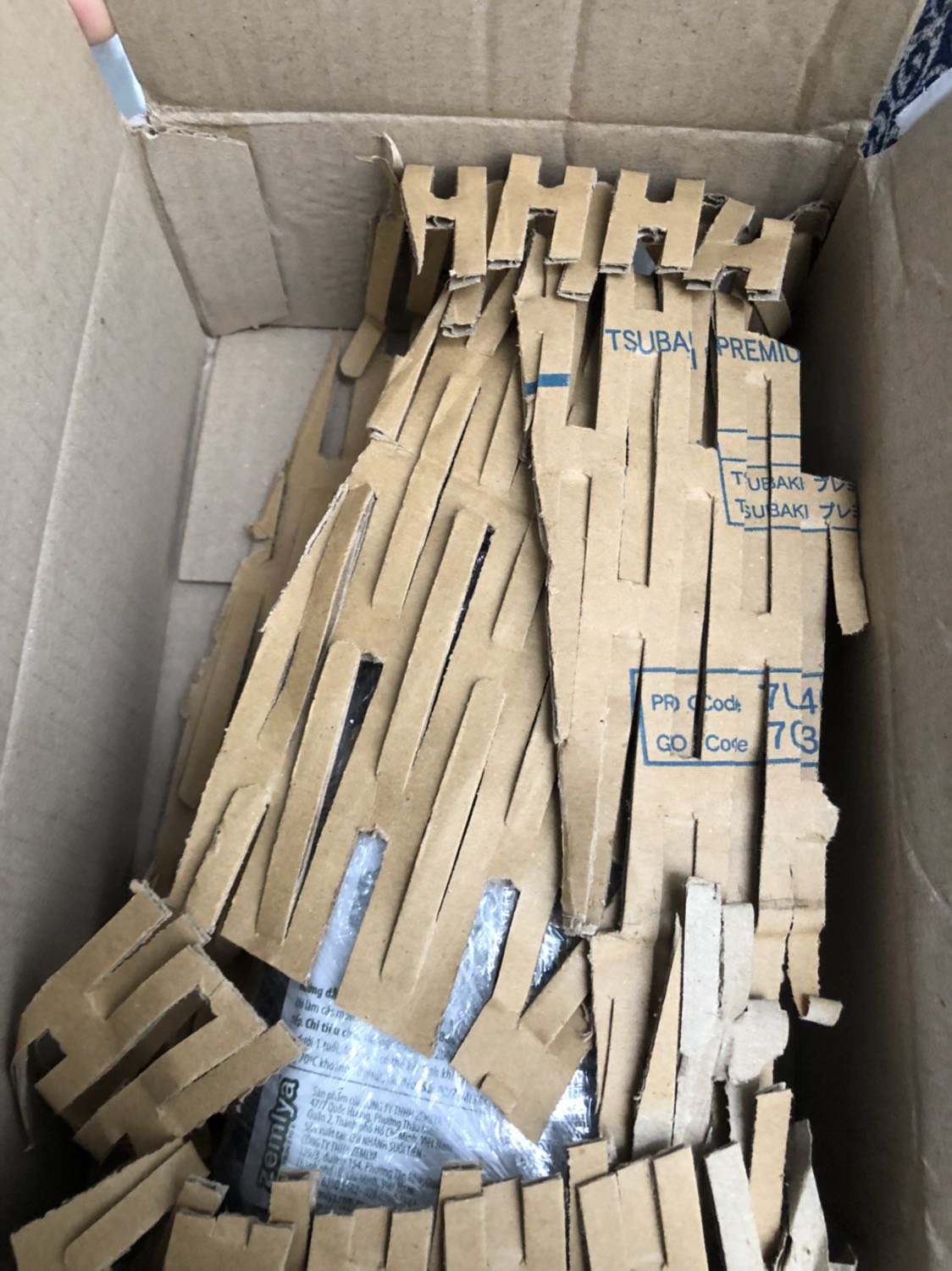 Hàng đóng gói chuẩn theo quy cách luôn. Bên trong có cả lót chống va đập nữa. Mình đánh giá cho TiKi 5 sao về mảng này. Còn chất lượng sản phẩm do mình chưa sử dụng qua sản phẩm phía công ty này bao giờ nên ko thể đánh giá ngay được ạ.