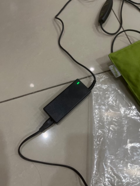 Gối kg nóng, tôi đã cắm rất lâu mà độ nóng rất yếu. Lần trước tôi mua 1 cái thì hệ thống làm nóng rất tốt. Cần liên hệ để đổi lại sản phẩm