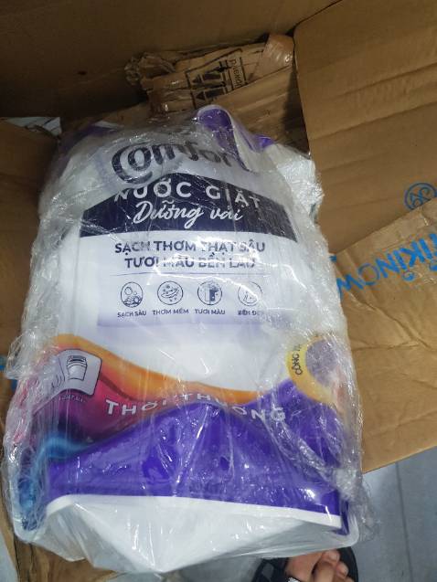 Mùi thơm dễ chịu, sang trọng. Ko gây kích ứng da