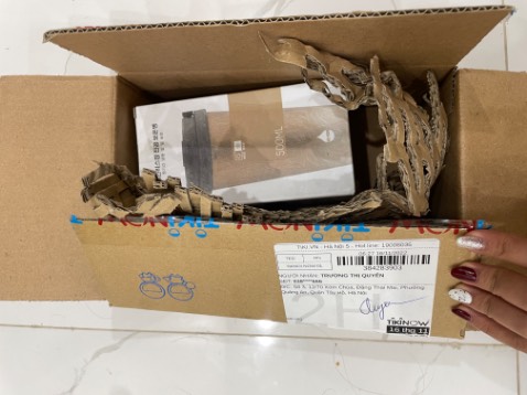 Dịch vụ giao hàng của Tiki quá tốt! Mình thay đổi địa chỉ nhưng bạn Shipper vẫn sẵn sàng giao trong ngày. Cốc nước đẹp quá luôn. Đáng tiền!