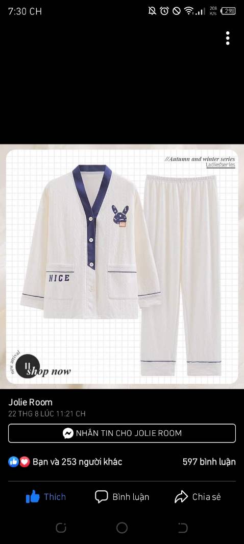 Màu rất nhưng vỏ hộp nhanh bây màu