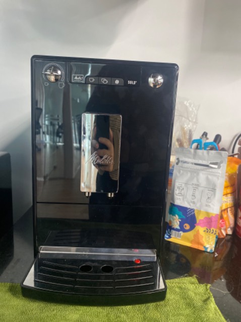 Máy pha cf tự động nên khá tiện. Mua đc giá tốt. Shop hỗ trợ giao hàng rất nhanh. Sang xịn mịn