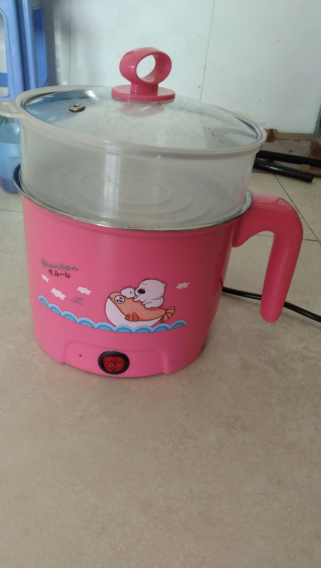 màu giao ngẫu nhiên ,kiểu mẫu k giống như hình đã đặt tặng kèm không giống quảng cáo (để tặng inox giao nhựa)