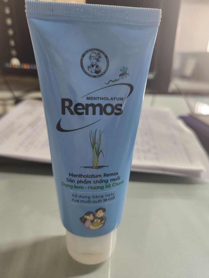 Shop giao hàng rất nhanh đóng gói vận chuyển cẩn thận kĩ lưỡng. Đủ Sản phẩm. Sản phẩm mới tinh chất lượng cao chống muỗi rất hiệu quả mùi thơm dễ chịu . Rất hài lòng.  Sẽ đặt hàng tiếp lần nữa