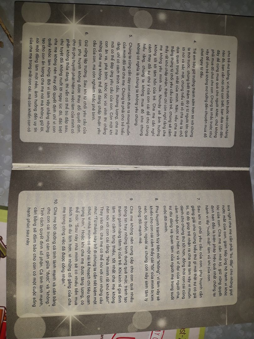 Nội dung sách rất hay, chất lượng giấy rất tệ, mua về mở ra đã tách làm đôi, chất lượng bản in nhiều trang bị mờ. ???