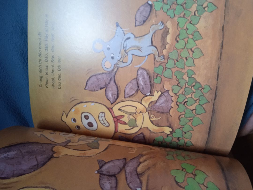 sách rất hay, cả 2 bạn nhà mình đều thích sách bên này. Cốt truyện đơn giản phù hợp với con