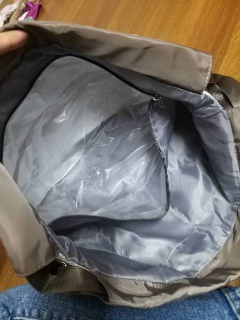 Túi siêu xinh, vải dày, đường khâu chắc chắn, rất ưng, giá tiền quá hợp lý so với chất lượng. Giao hàng nhanh, đóng gói cẩn thận. Cảm ơn shop