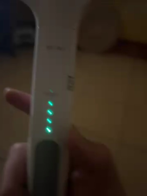 Hàng kém chất lượng , nhanh hỏng đèn led, đèn thể hiện đang sạc cũng k tắt đc, khối lượng nhẹ là biết hàng đểu r