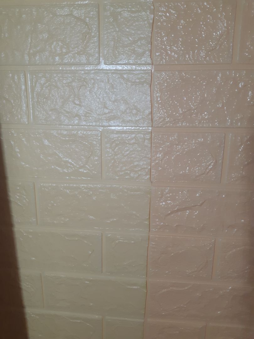 lần trước mình đặt 2 bộ về dán khá ok. rồi mình đặt thêm 1 bộ nữa. nhưg bộ lần này mình nhận lại có màu khác vs bộ cũ. nó màu vàng sáng hơn nên khi dán vào nhìn nó k hợp. chỗ thì màu này chỗ lại màu kia. thấy rất bực. mình mở ra dán lên mới phát hiện nó khác màu nên k đổi được. ngay cả keo cũng k dính bằng hàng cũ mình đặt.