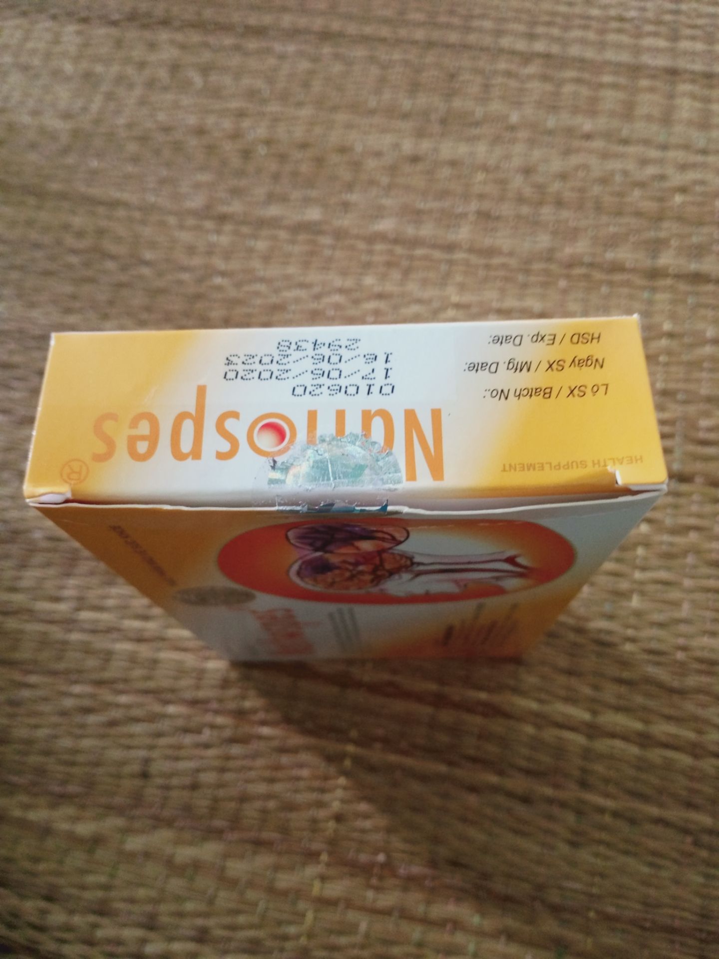 tem hàng bị bóc...
hộp hàng bị méo mó.
hình như bữa này mua hàng qua tikki đều bị bốc, hoặc róc hộp rồi dán vá nhiều.mong người shipper và chủ shop phải cần phải giữ nguyên bản như vậy là mất uy tín với khách khi khách hàng của mình đều bị người ta bốc dỡ hoặc róc xem rồi mới đưa cho khách. 2_5 lần tôi nhận hàng toàn bị như vậy