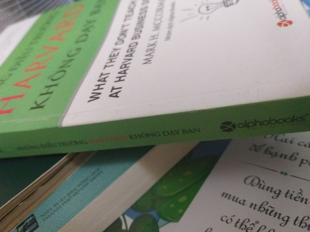 Cách trình bày còn sơ sót, lỗi chính tả, khoảng cách chữ. Nội dung ổn, những kinh nghiệm thực tế mà tác giả đúc kết trong quá trình startup, lối hành văn có hơi cứng nhắc