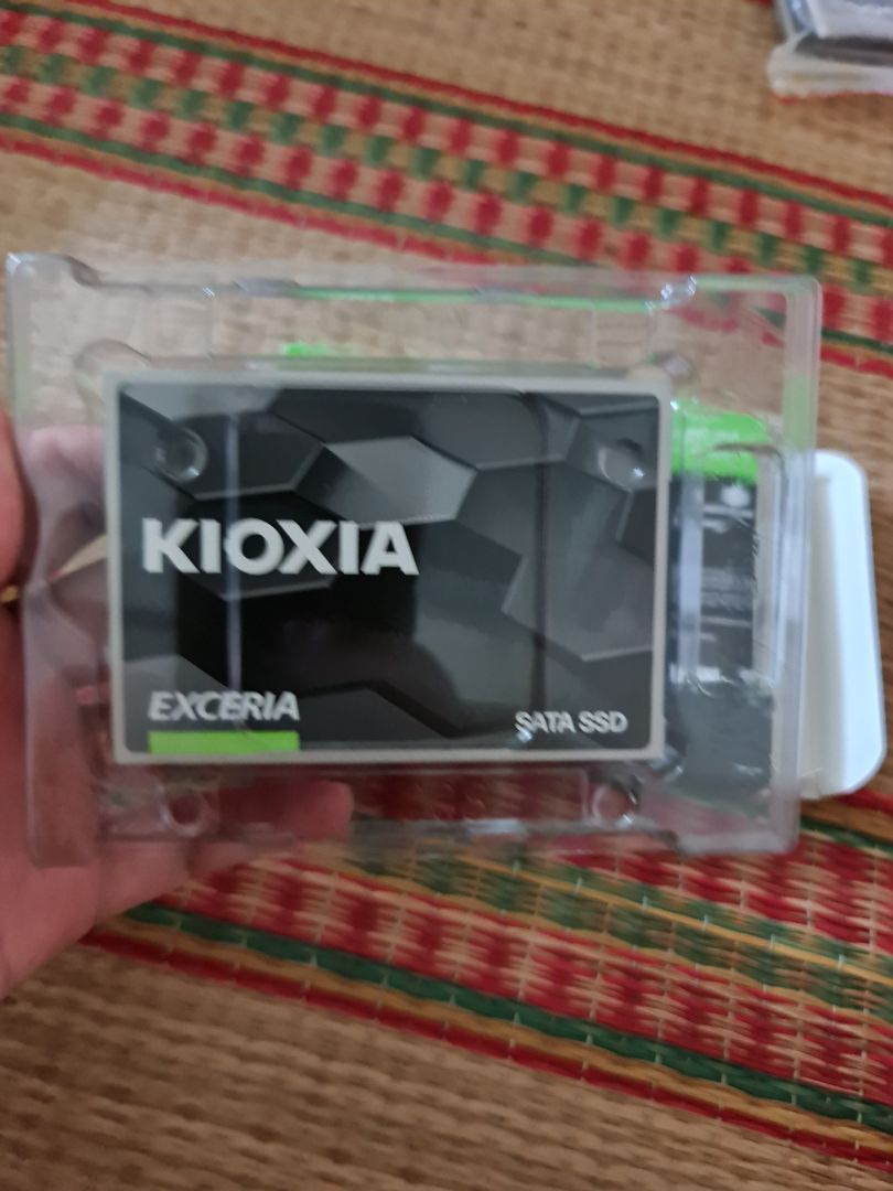 Sản phẩm đúng như mô tả, mình mua của nhà bán hàng Tiki Trading nên rất an tâm. Giao hàng nhanh chóng, mình ở tỉnh đặt hôm 12/11 mà sáng 13/11 đã giao rồi. Bảo hành 3 năm, chưa lắp vào máy nên chưa đánh giá được phần kỹ thuật như thế nào, hi vọng không cơ vấn đề gì. Sản phẩm đúng như mô tả, mình mua của nhà bán hàng Tiki Trading nên rất an tâm. Giao hàng nhanh chóng, mình ở tỉnh đặt hôm 12/11 mà sáng 13/11 đã giao rồi. Bảo hành 3 năm, chưa lắp vào máy nên chưa đánh giá được phần kỹ thuật như thế nào, hi vọng không cơ vấn đề gì.