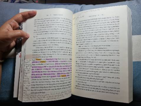Bìa đẹp, giấy dày, giao nhanh.

Nội dung thì tạm ổn, mình khá thích tác giả nói về chính trị, kiến thức về sinh học DNA đột biến khá nhiều (dường như Homo Sapien là quyển sách mà tác giả yêu thích thì phải, vì kiến thức liên quan trong đó khá nhiều).