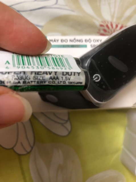 Sp mới *** thử ok nhưng pin kèm máy rất zom bị phồng rộp, thà đừng gởi pin! Máy này năm ngoái mua xài vài lầm cất đi giờ đem ra thấy pin ăn mòn hết máy hư luôn. Mn lưu ý xài pin tốt của mình Sp mới *** thử ok nhưng pin kèm máy rất zom bị phồng rộp, thà đừng gởi pin! Máy này năm ngoái mua xài vài lầm cất đi giờ đem ra thấy pin ăn mòn hết máy hư luôn. Mn lưu ý xài pin tốt của mình