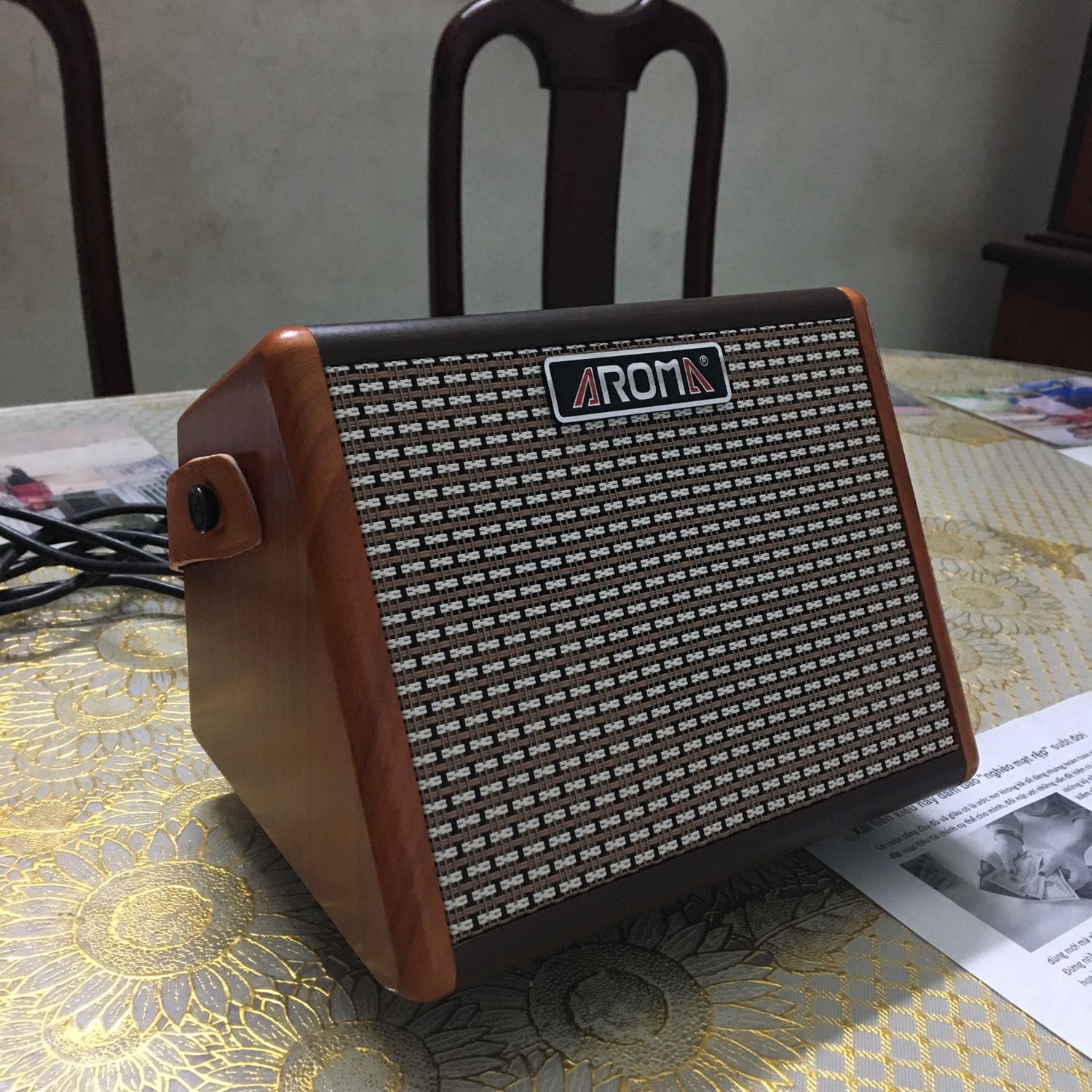 Hàng đóng gói tốt còn nguyên trong thùng, mẫu mã đẹp sắc sảo, chất lượng âm thanh Ok